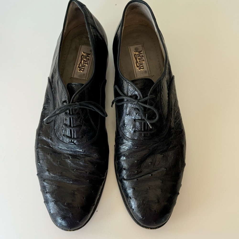 11 M Mezlan full quill brown ostrich shoes
